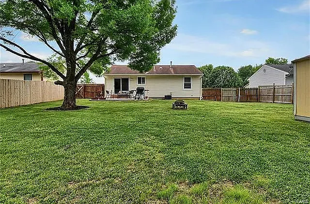 1347 Shallow Lake Dr — Photo 8