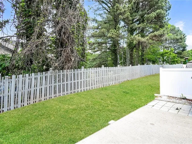 4049 Hill Station Ct — Photo 15