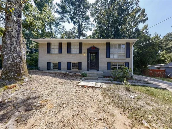 845 Brian Ln, Forest Park, GA 30297