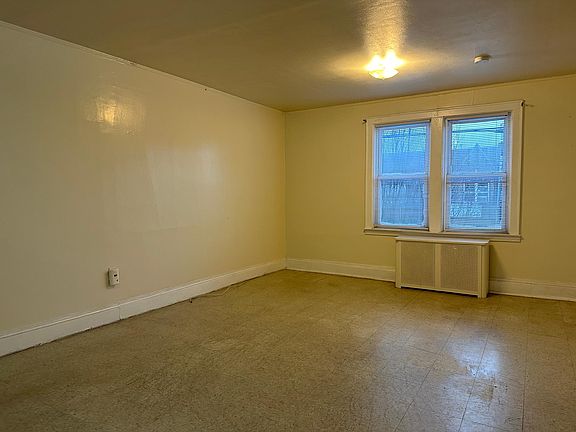 3rd image of 193 Jericho Tpke #5