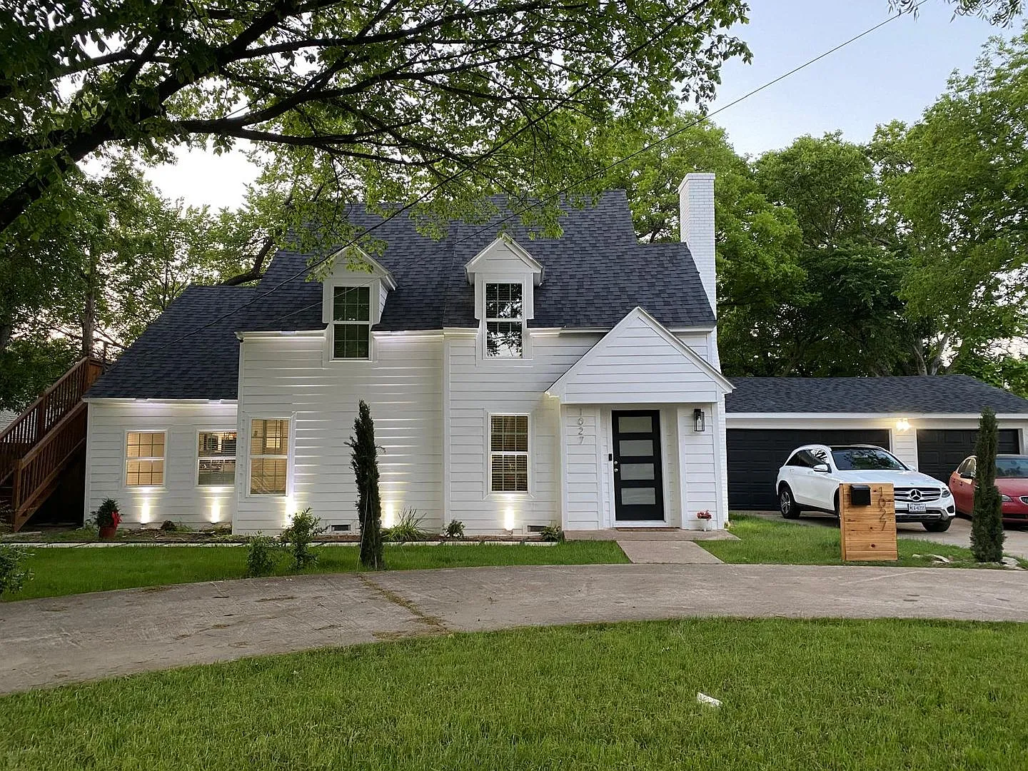 1027 E Union Bower Rd Irving, TX 75061 — Photo 1