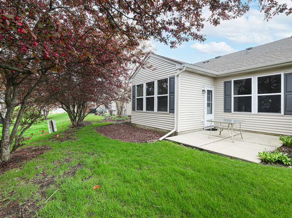 108 W Essington Dr #108, Round Lake, IL 60073