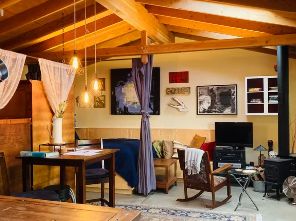 2215 17th Ave, Oakland, CA 94606