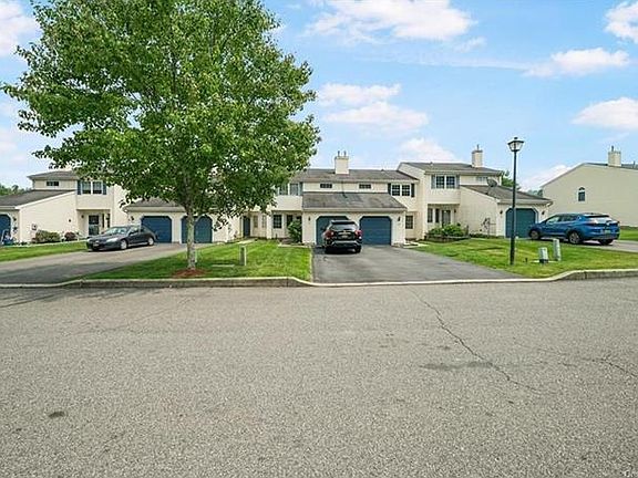 2nd image of 9 Pond Hill Ln