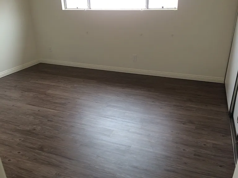622 S Broadway — Photo 5