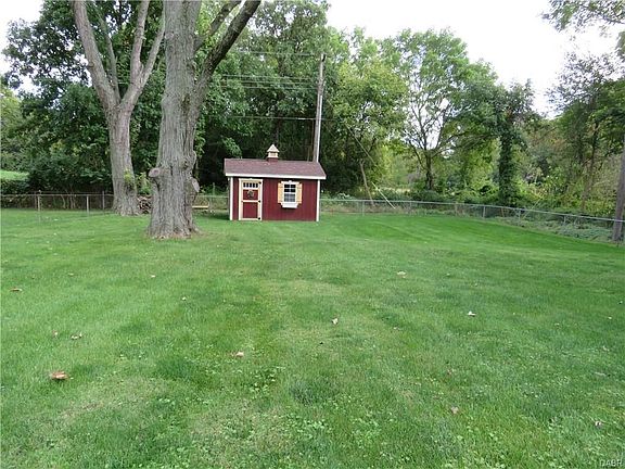 5th image of 888 Grove Hill Dr