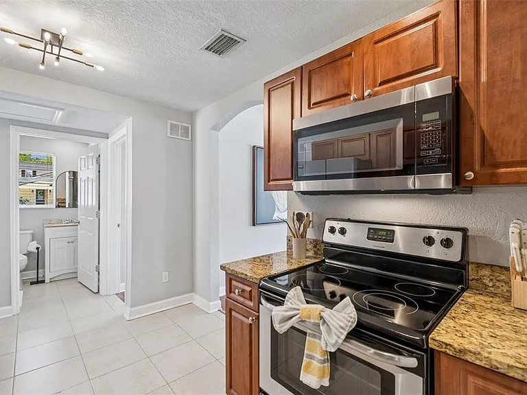 3901 N Ola Ave — Photo 17