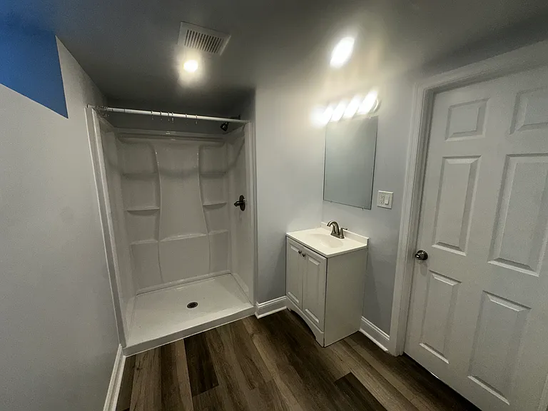 5607 N American St #B — Photo 5