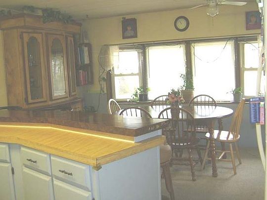 3rd image of 2163 Oakridge Dr