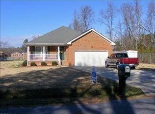 14 Randolph Dr, Windsor, VA 23487