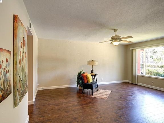 4th image of 5374 Black Ave