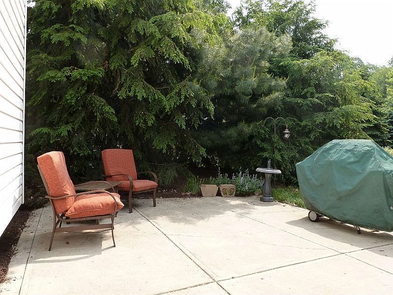 1st image of 9274 Thomas Ct