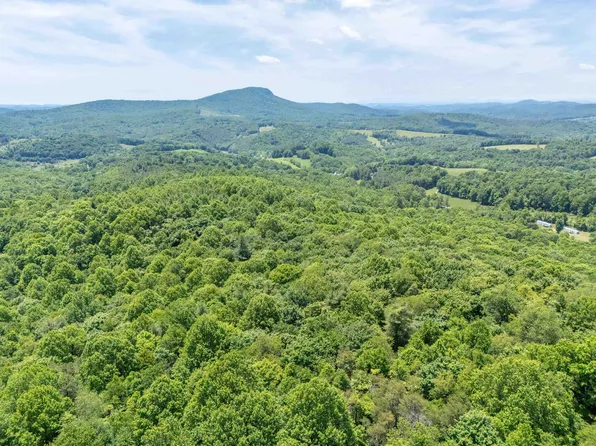 2307 Rush Fork Rd SW, Floyd, VA 24091