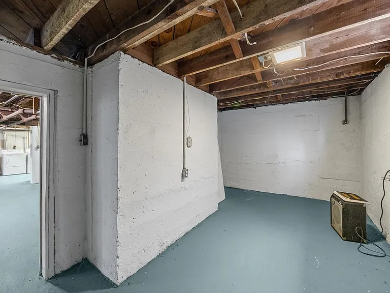 932 Woodrow Ave — Photo 37