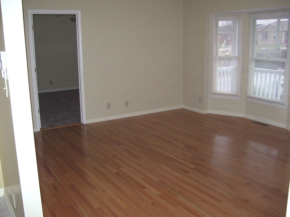 Large LR, Hardwood Flrs