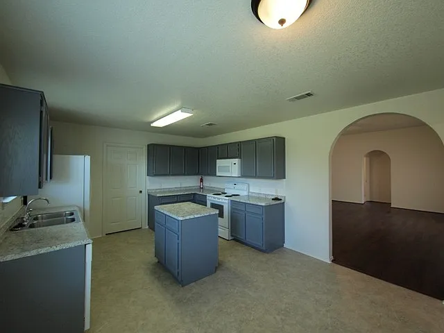 3812 Tiger Dr — Photo 6