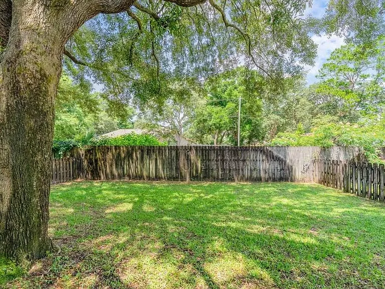 2751 Bay Club Dr — Photo 3