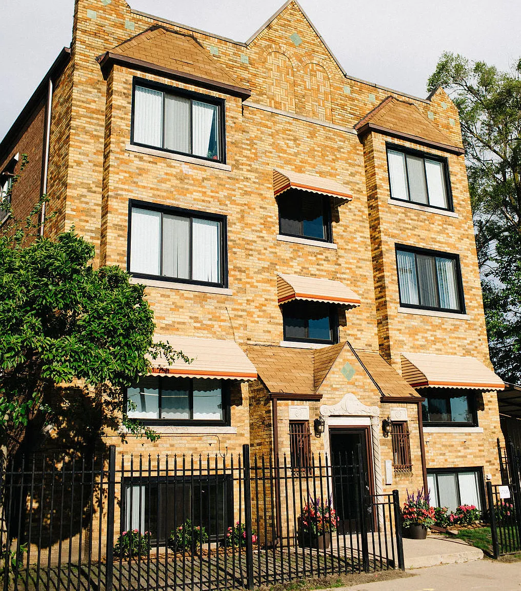 Birchcrest Apartments — Photo 2