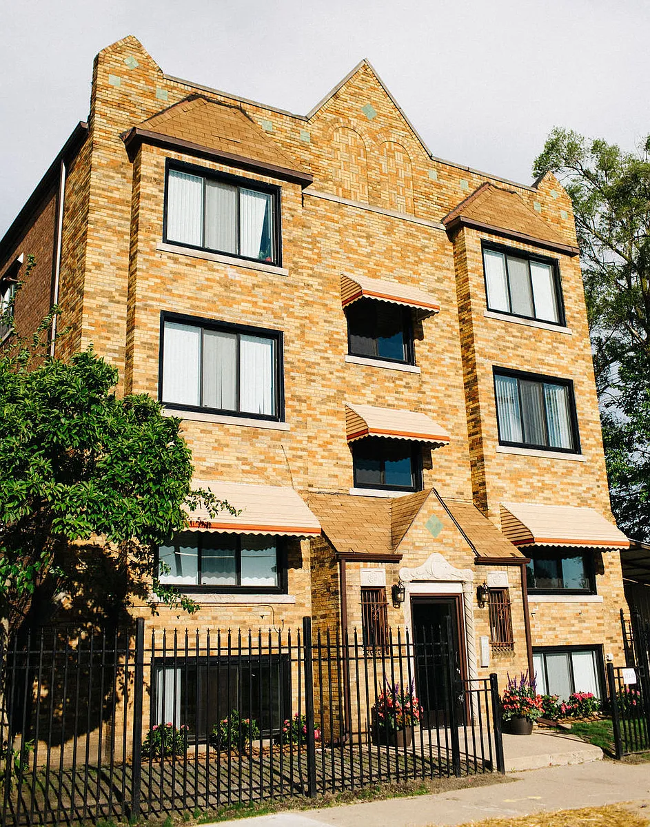 Building Photo - 17130 Birchcrest Dr