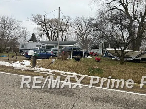 9483 Reese Rd, Birch Run, MI 48415