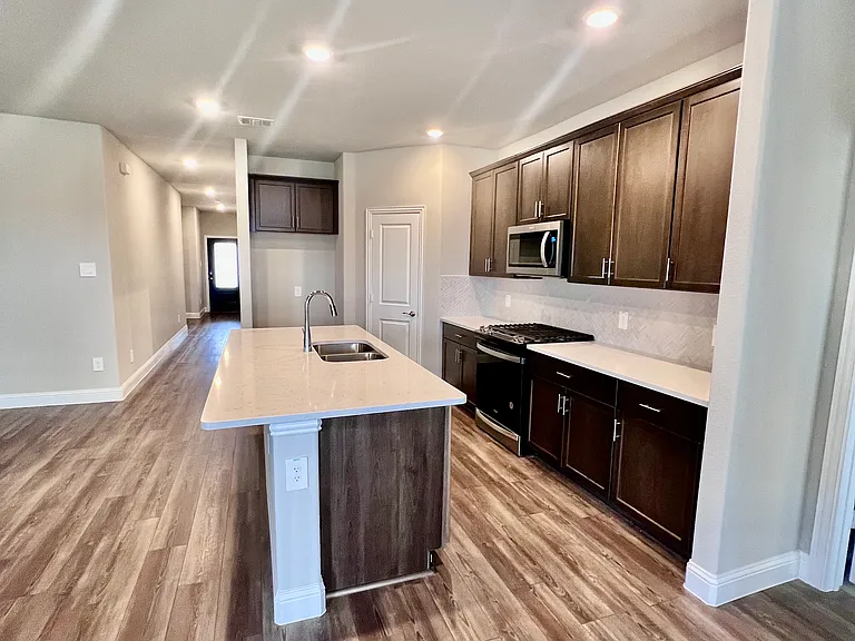 2367 Aspen Hill Dr #1 — Photo 6