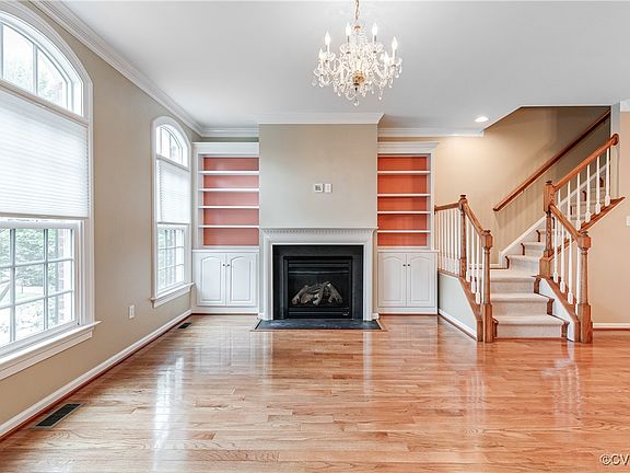 4th image of 1004 Hyde Ln