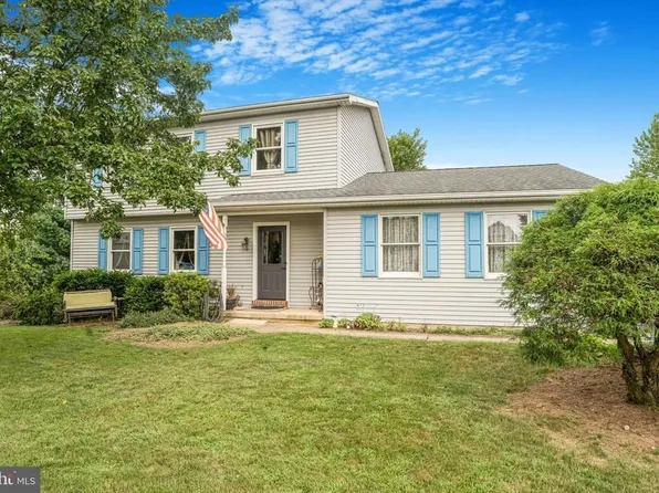 210 E Hazel St, Jonestown, PA 17038