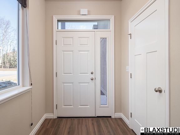 3rd image of 16392 Stephan Valley Dr