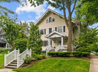 633 Forest Ave, Wilmette, IL 60091