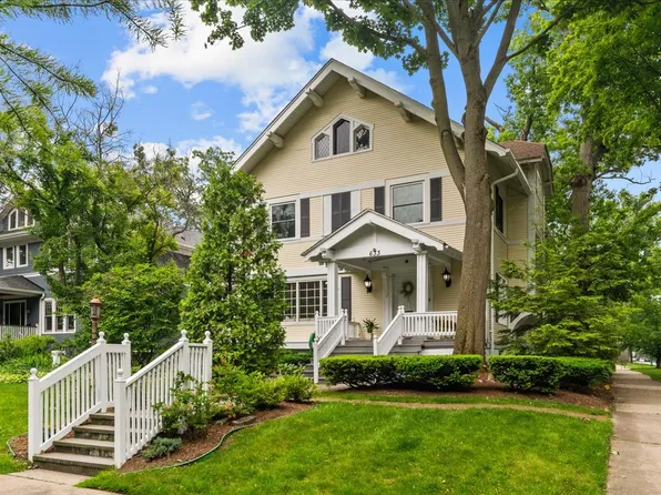 633 Forest Ave, Wilmette, IL 60091