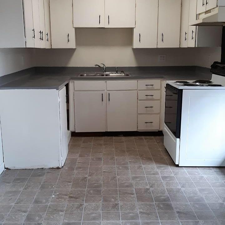 1st image of 128 Prairie Ave APT 6