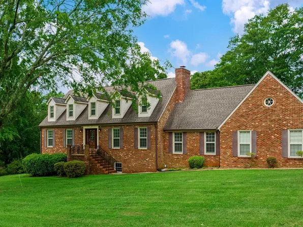 90 Bradley St, Scottsboro, AL 35769