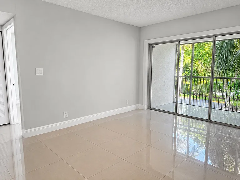 5780 Rock Island Rd #360 - interior 06