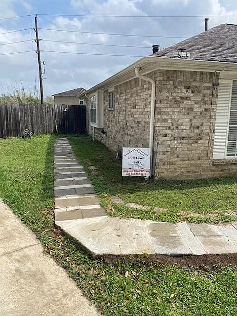 Building Photo - 8511 1/2 Opalwood Ct