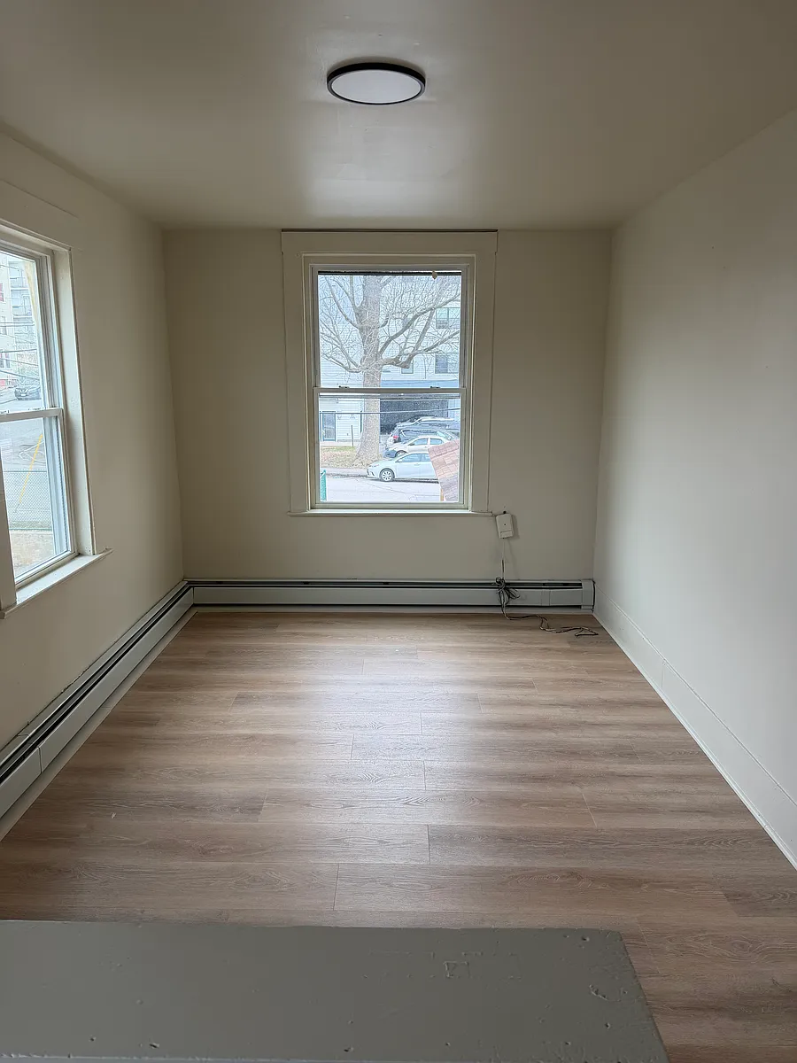 Building Photo - 39 Knox St #8