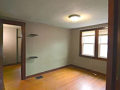 903 E Washington St — Photo 6