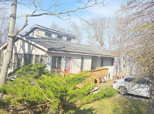 1107 Hampstead Ct, Bushkill, PA 18324