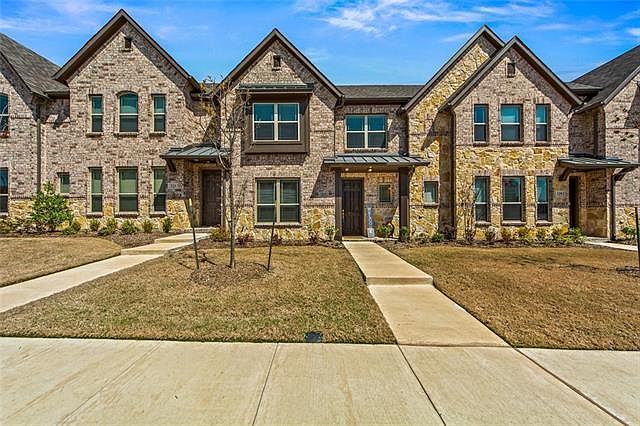 1st image of 325 Tottenham Ct