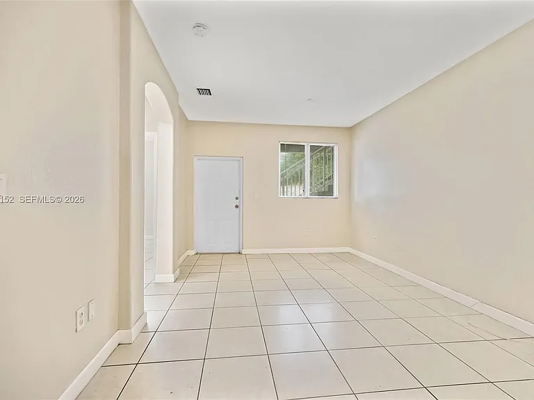2524 SE 16th Rd #100 — Photo 4