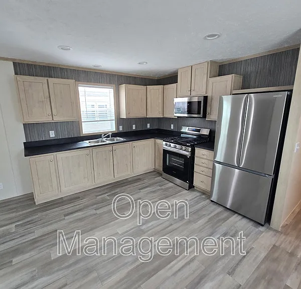 1901 1st St #74 — Photo 2