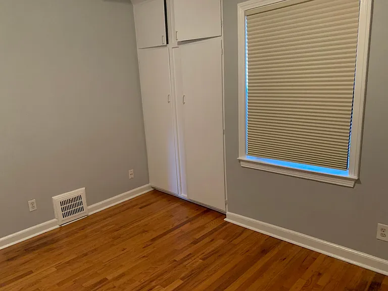 First bedroom - Great built-in closet