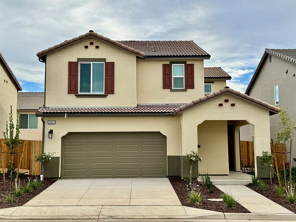 2887 E Ava Dr