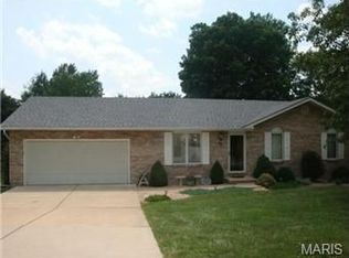 44 Whispering Oaks Dr, Washington, MO 63090