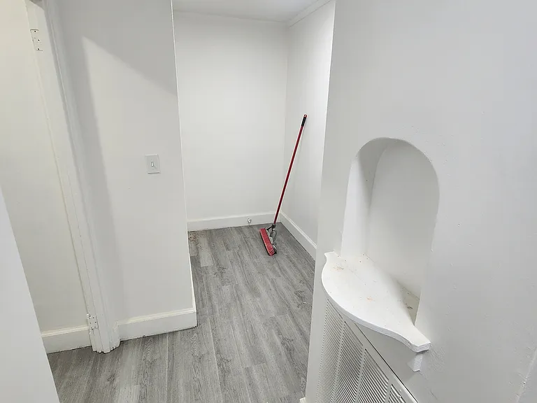 1307 Frederick Rd — Photo 9