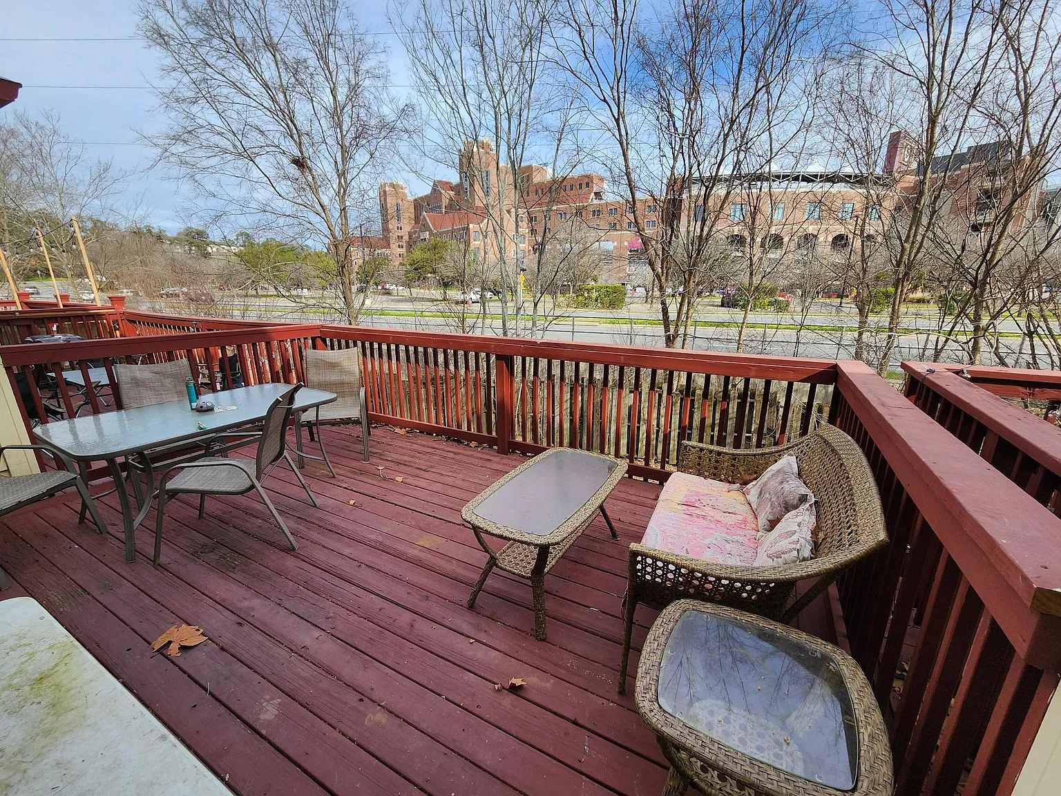 2 bed, 1050 sqft, $1,600 — Photo 2