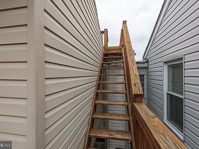827 S Curley St — Photo 27