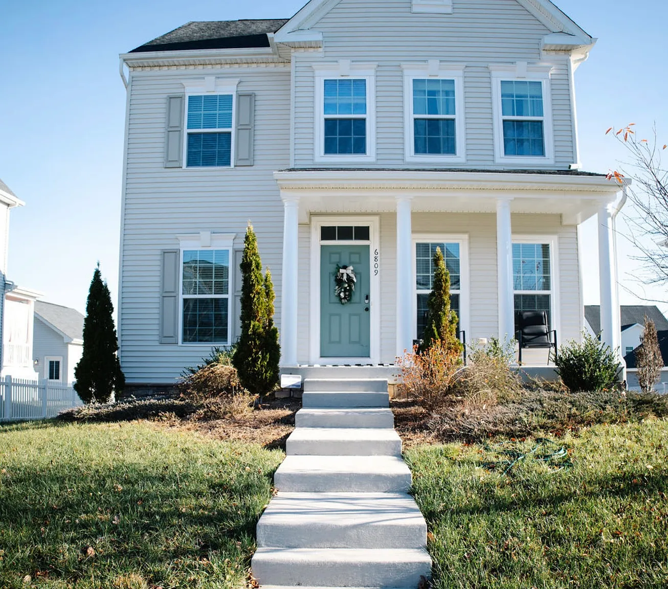 4 bed, 2.5 bath, 2800 sqft, $6,000 — Photo 1
