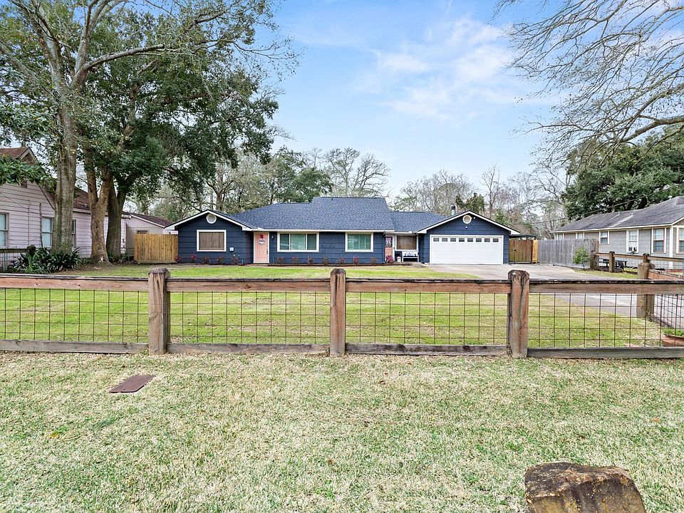 1st image of 1011 Central Dr