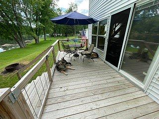 4th image of 90 Riverside Ln