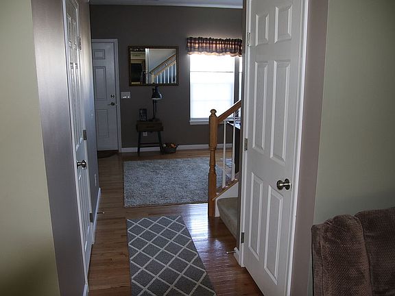 2nd image of 32129 Cottonwood Crst